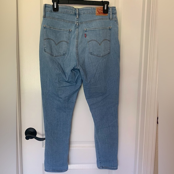 Levi's Women's 721 High Rise Distressed Skinny Ankle Jeans Azure Falls - Size 32 - Picture 4 of 16